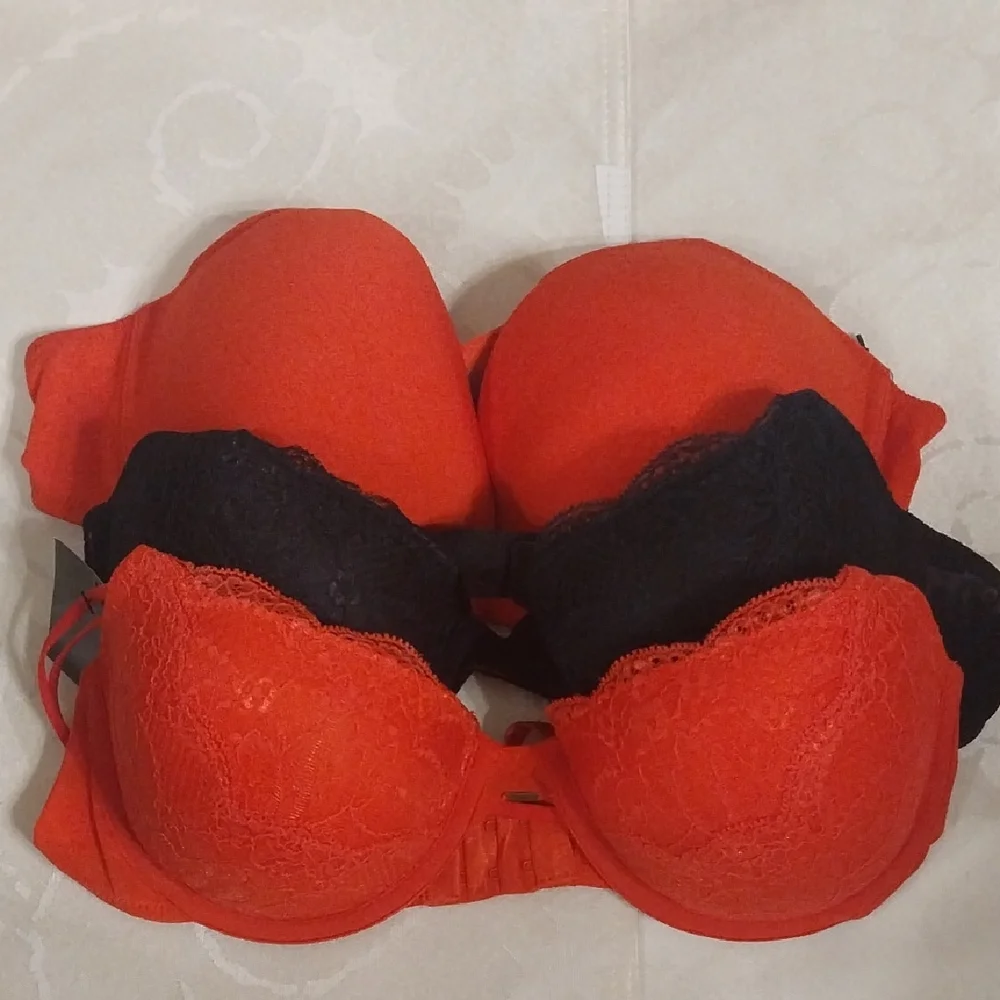 BeMe NY NWT Set Of 3‎ Bras Size 38B Two Lace Demi Cup & One Push-up Plunge Bra